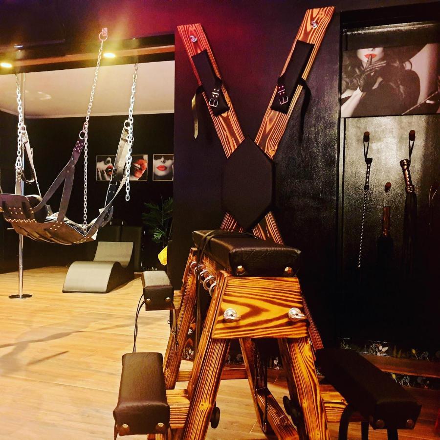 La Loveroom Bdsm De Nice " La Chambre Luxe Des Desirs " Exterior foto